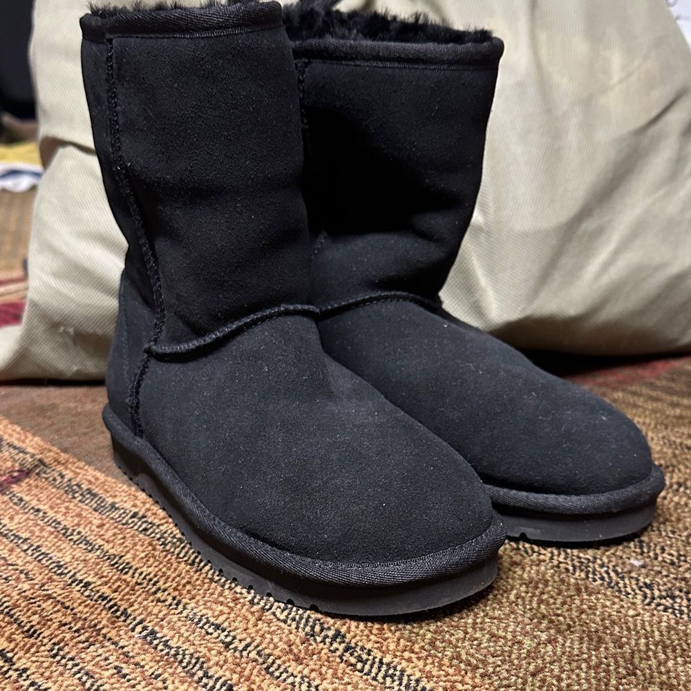 Koolaburra by Ugg Classic Short Women’s Black Winter Boots